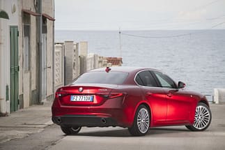 Alfa Romeo Giulia Alfa Romeo Giulia