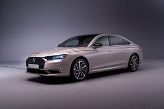 Il DS9 è lungo 4,93 m. ds9003redimensionner