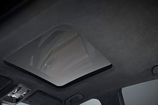 ... ma dall'interno non è assolutamente panoramico: solo i passeggeri anteriori potranno goderselo. ds9021