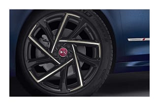 Il DS9 può avere cerchi fino a 19 pollici. ds9033_1