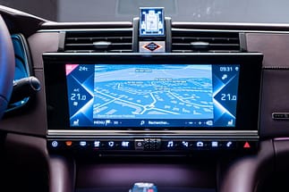 Il touchscreen del DS9 ha una dimensione di 12 pollici ... ds9053redimensionner