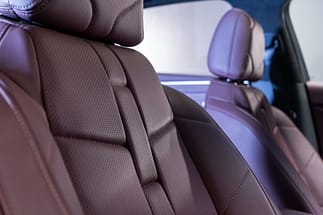 DS offre ancora il suo famoso stile cinturino in pelle. ds9067redimensionner